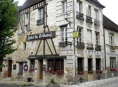 фото отеля Logis Hotel Du Tribunal Mortagne-au-Perche