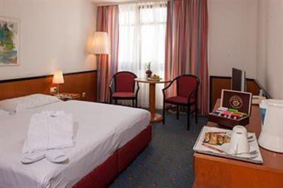 фото отеля Austria Trend Favorita Hotel