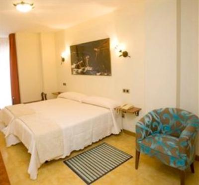 фото отеля Pension Residencia Stellae Luscofusco Santiago de Compostela