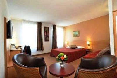 фото отеля Hotel Entre Beauce Et Perche