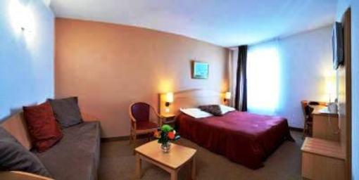 фото отеля Hotel Entre Beauce Et Perche