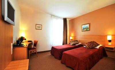 фото отеля Hotel Entre Beauce Et Perche