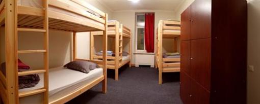 фото отеля Cinnamon Sally Backpackers Hostel