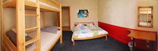 фото отеля Cinnamon Sally Backpackers Hostel