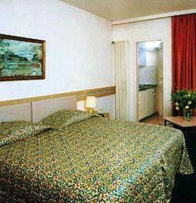 фото отеля Minotel Longchamp