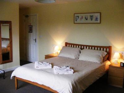 фото отеля The Lowfield Inn
