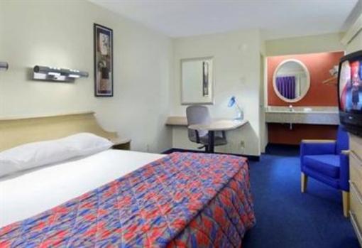 фото отеля Red Roof Inn Utica (New York)