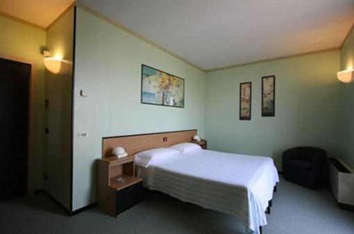 фото отеля Hotel Ai Tigli Langhirano