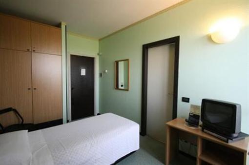 фото отеля Hotel Ai Tigli Langhirano