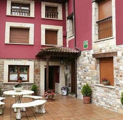 фото отеля Apartamentos la Regoria Cabrales