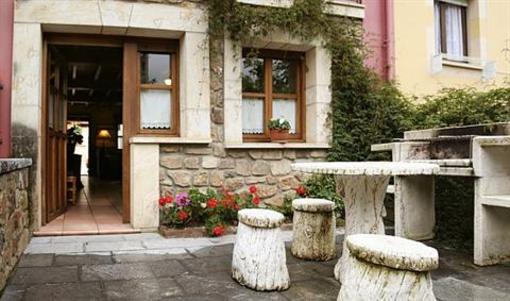 фото отеля Apartamentos la Regoria Cabrales