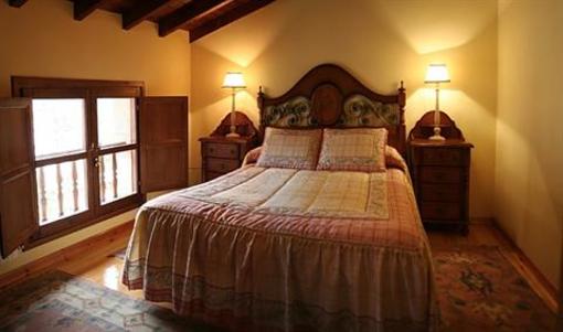 фото отеля Apartamentos la Regoria Cabrales