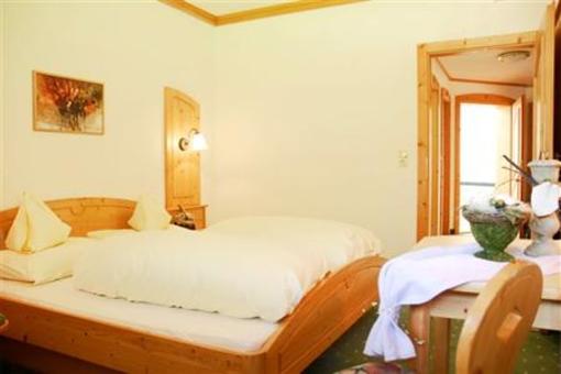 фото отеля Appartements & Hotel Central Pertisau