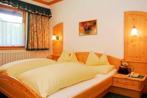 фото отеля Appartements & Hotel Central Pertisau