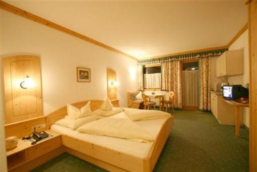 фото отеля Appartements & Hotel Central Pertisau
