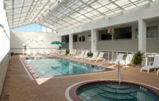 фото отеля Watson's Regency Suites