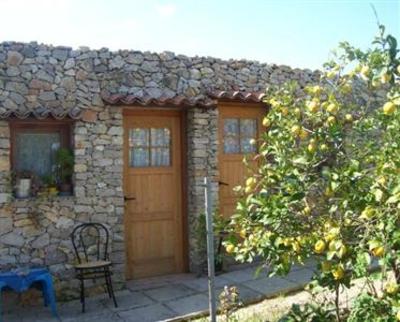 фото отеля Domo De Pedra Bed & Breakfast Sassari