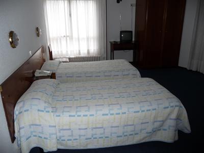 фото отеля Hostal Liebana Santander