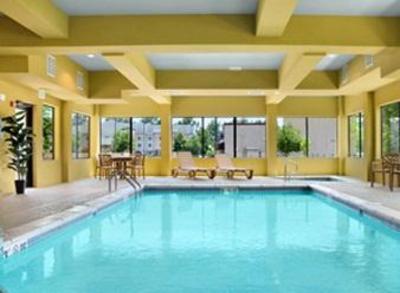 фото отеля Days Inn & Suites Russellville