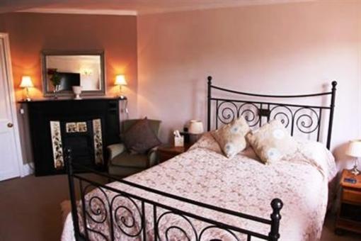 фото отеля Conigre Rooms & Restaurant Melksham