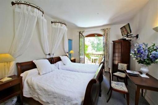 фото отеля Auberge De L'etang Bleu Vieux-Mareuil