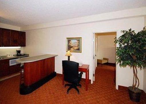 фото отеля Comfort Suites Rockingham