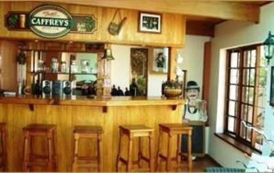фото отеля Falcon's Nest Bed and Breakfast