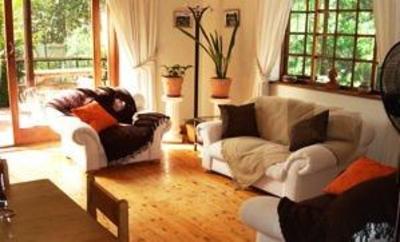 фото отеля Falcon's Nest Bed and Breakfast