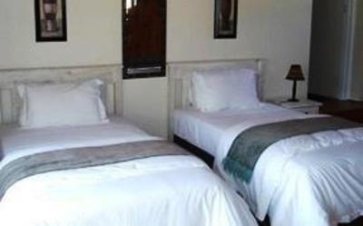 фото отеля Falcon's Nest Bed and Breakfast