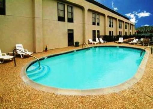 фото отеля Quality Inn - Fayetteville
