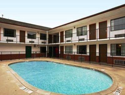 фото отеля Quality Inn - Fayetteville