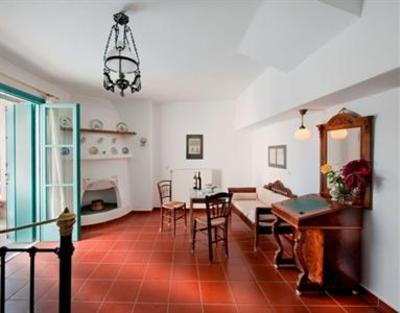 фото отеля Nefeli Hotel Skyros