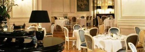фото отеля Tiara Chateau Hotel Mont Royal Chantilly