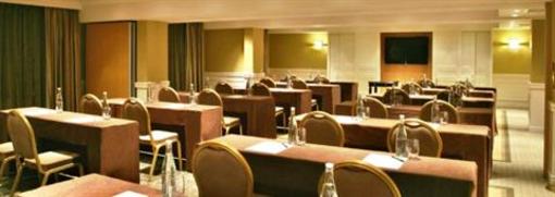фото отеля Tiara Chateau Hotel Mont Royal Chantilly