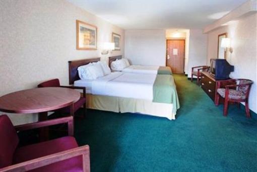 фото отеля Holiday Inn Express St. Ignace