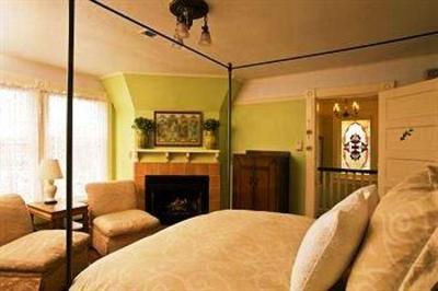 фото отеля Old Thyme Inn Bed and Breakfast