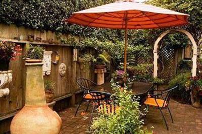 фото отеля Old Thyme Inn Bed and Breakfast