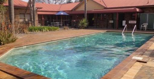 фото отеля Nepean Shores Resort and Conference Centre