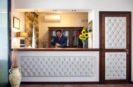 фото отеля Queen Hotel San Giovanni Teatin