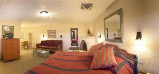 фото отеля Historic Taos Inn