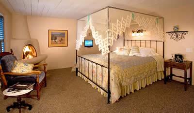 фото отеля Historic Taos Inn