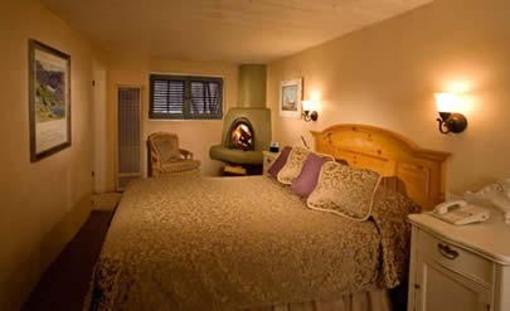 фото отеля Historic Taos Inn
