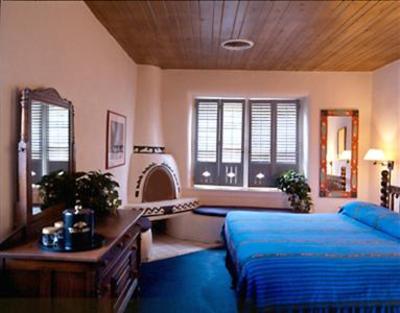 фото отеля Historic Taos Inn