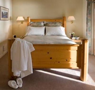 фото отеля Three Tree Point Bed and Breakfast