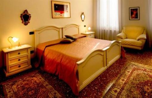 фото отеля Ca' Cappellis
