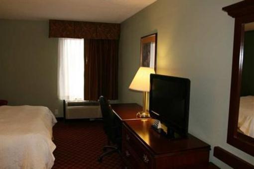фото отеля Hampton Inn Hillsville