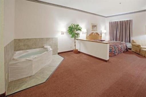 фото отеля Americas Best Value Inn and Suites - Kilgore