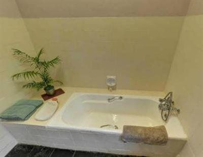 фото отеля Laughing Waters Guest House Hazyview