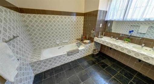 фото отеля Laughing Waters Guest House Hazyview