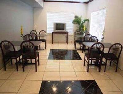 фото отеля Super 8 McAllen/Hidalgo/Mission Area